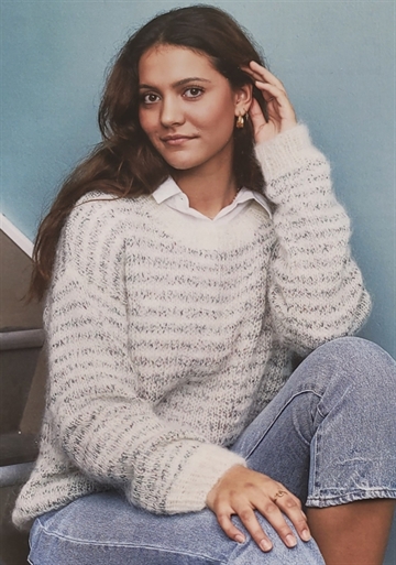 Sweater med striber i Viola og Bella